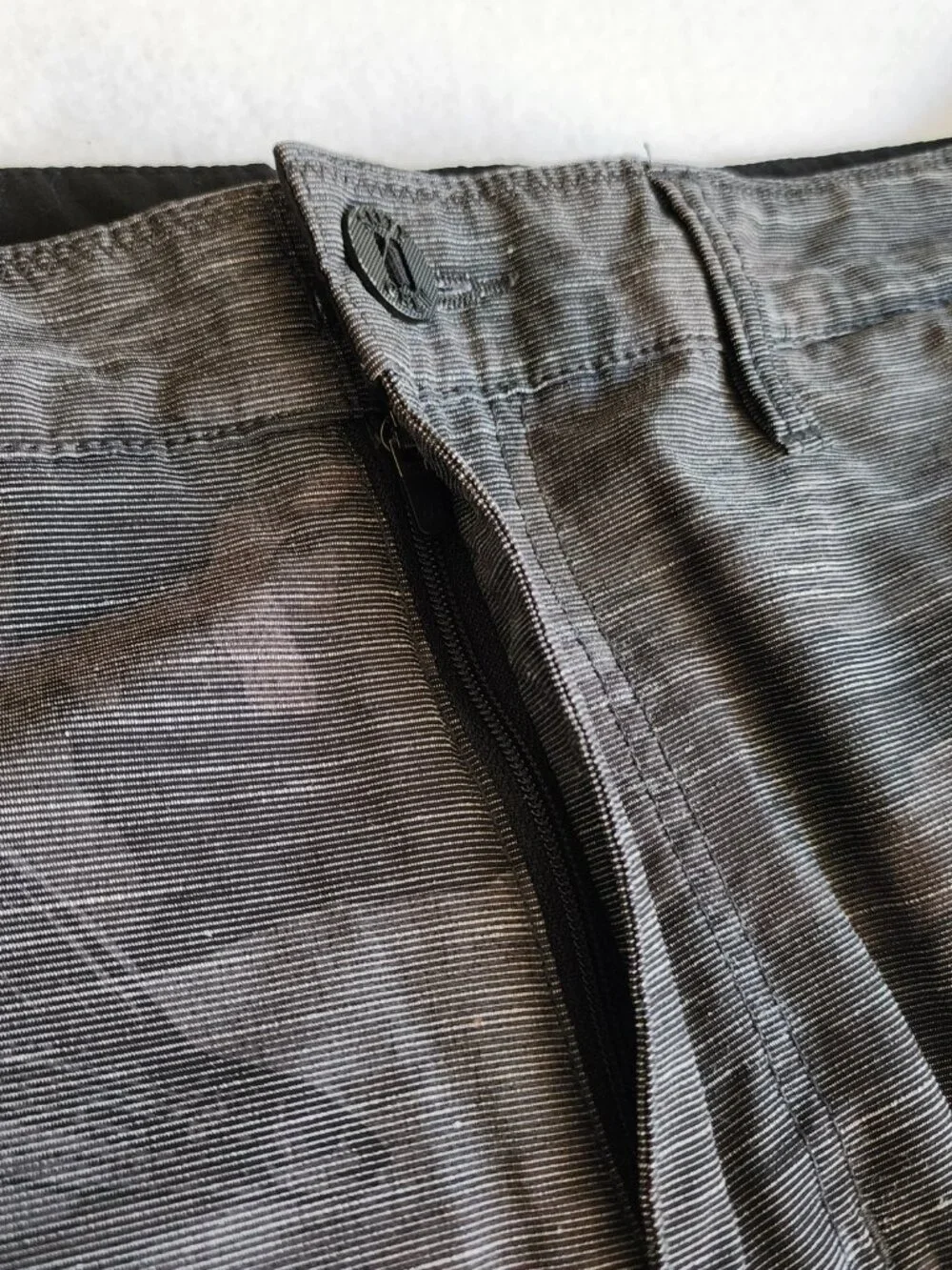 Salty Crew camo hybrid shorts Size 36